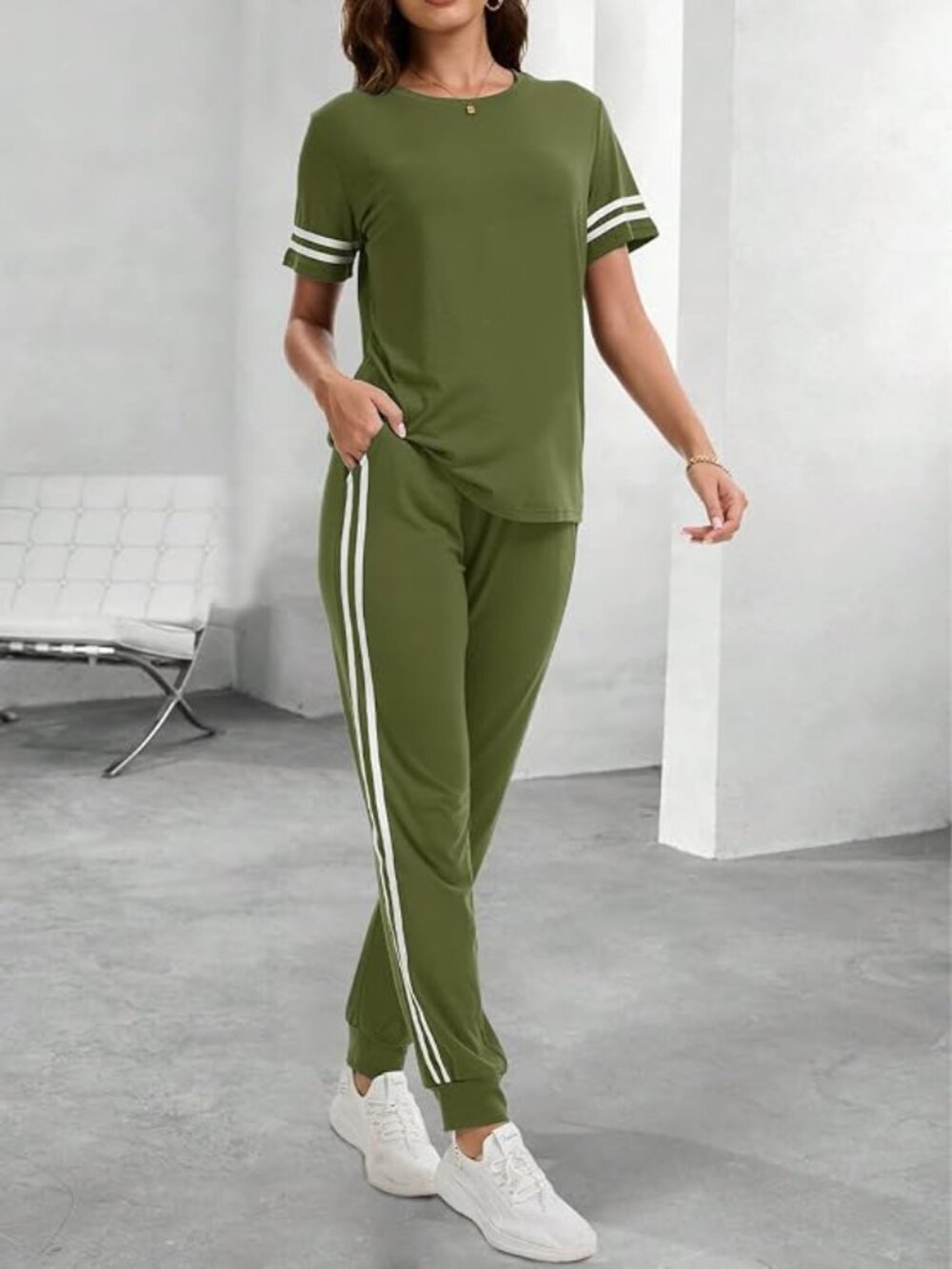 2 Piece Outfit Set Striped Short Sleeve Sweatsuit - Worn 1x - Medium
